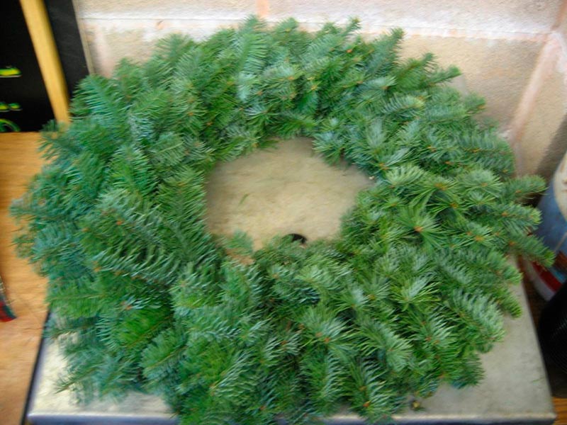 making-a-wreath-10.jpg