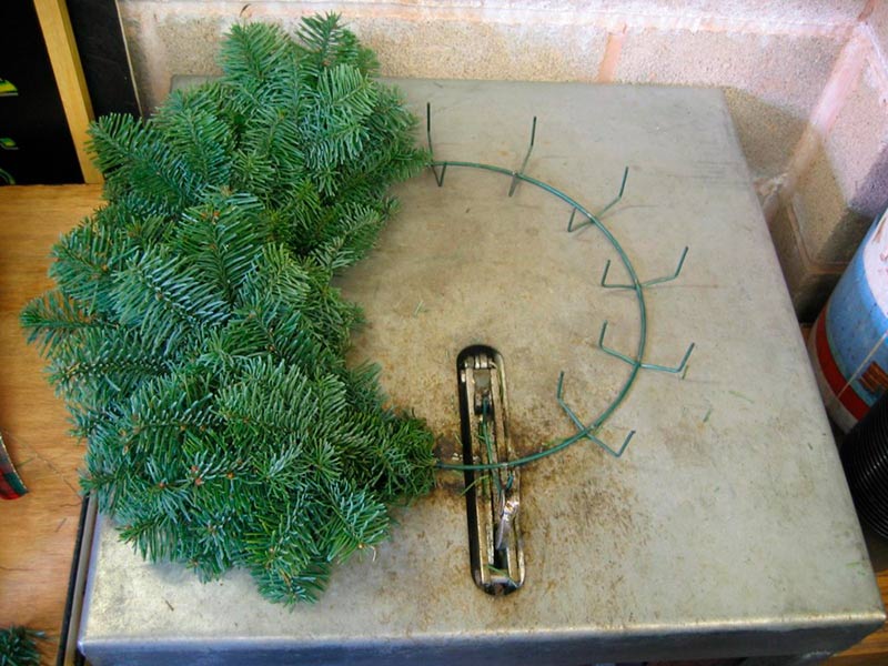 making-a-wreath-2.jpg