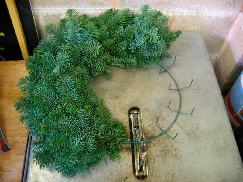 making-a-wreath-4.jpg