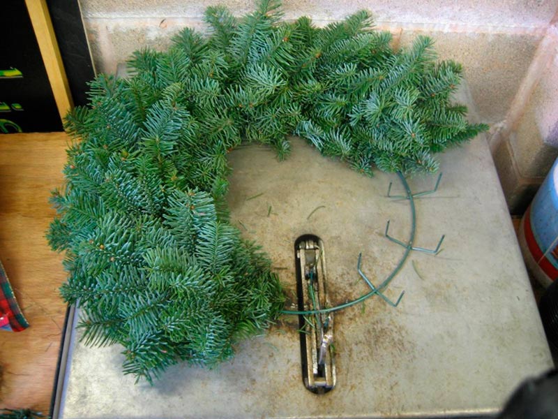 making-a-wreath-5.jpg