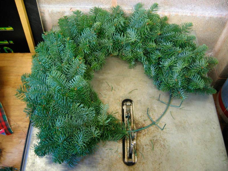 making-a-wreath-6.jpg